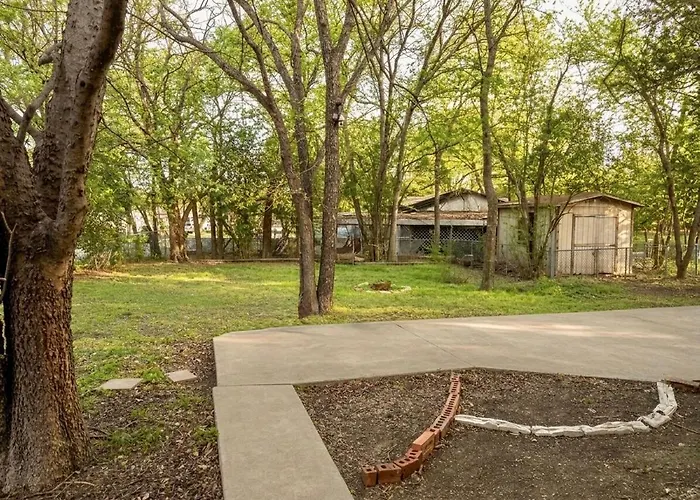 Holiday home Lux Modern 3br King Bed Smart Tv Petfriendly Killeen