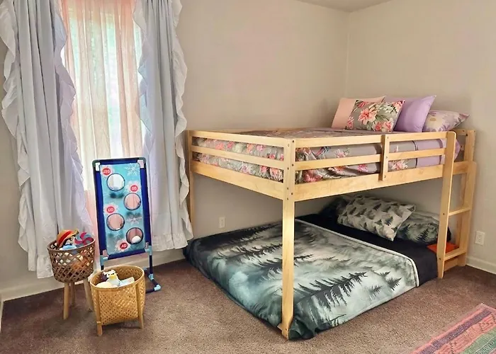 Lux Modern 3br King Bed Smart Tv Petfriendly