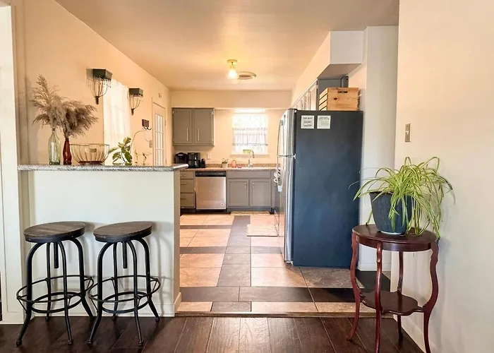 Holiday home Lux Modern 3br King Bed Smart Tv Petfriendly Killeen